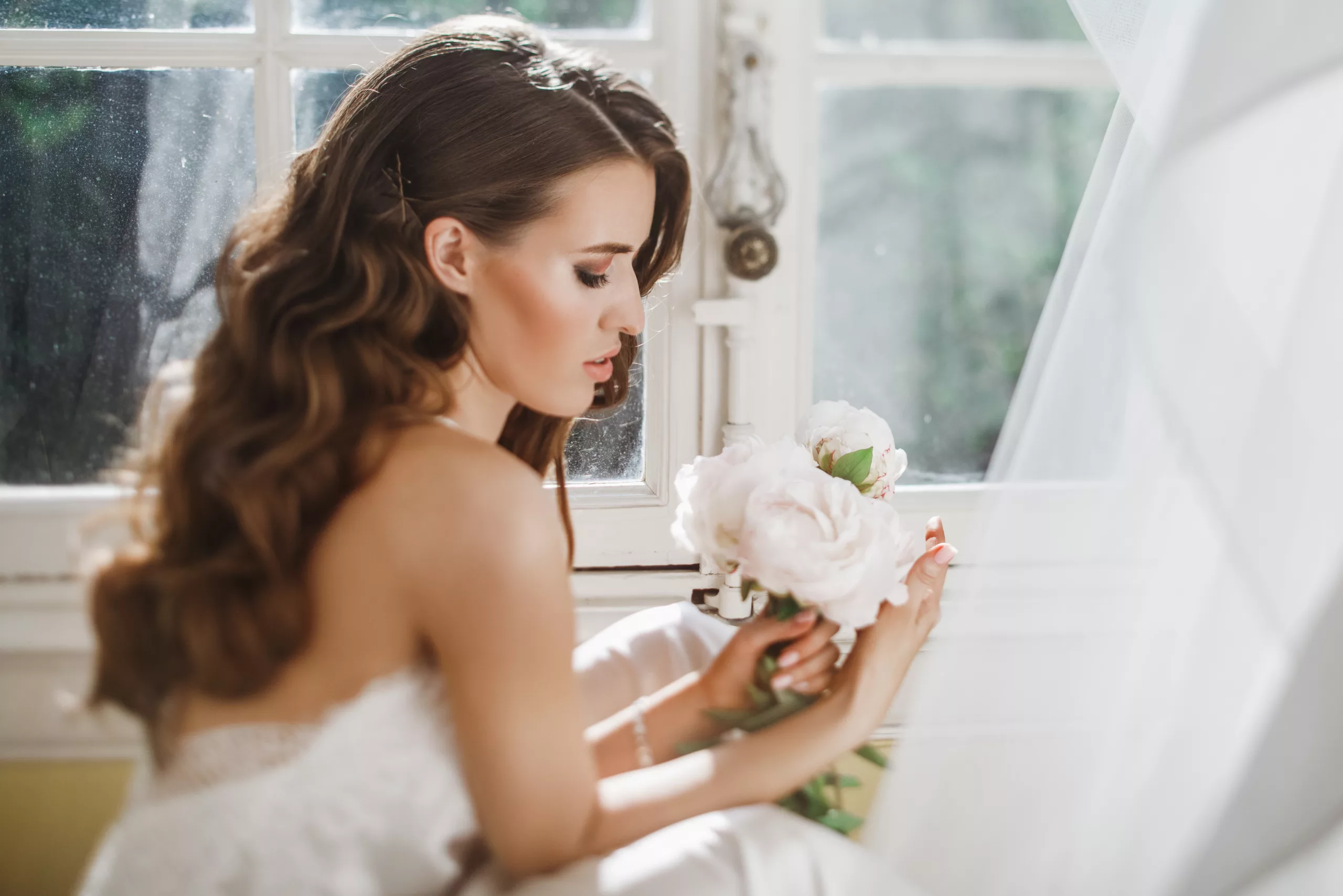 Bridal Hair and Makeup Cost: Crucial Factors and Planning Tips